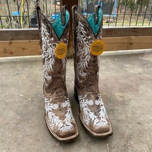 Nwt Corral Filigree Cowboy boots Sz 7.5